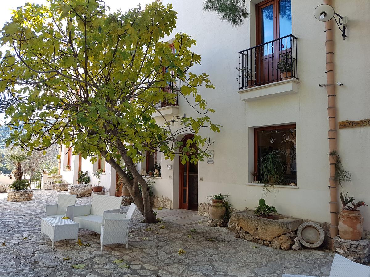 Casa Vacanze Il Cortile كوستوناتشي المظهر الخارجي الصورة