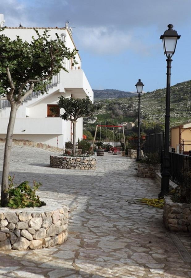 Casa Vacanze Il Cortile كوستوناتشي المظهر الخارجي الصورة