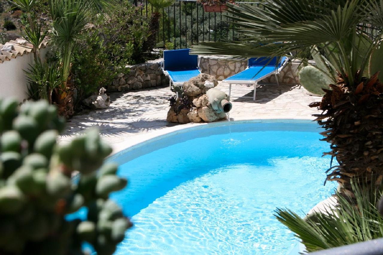 Casa Vacanze Il Cortile كوستوناتشي المظهر الخارجي الصورة