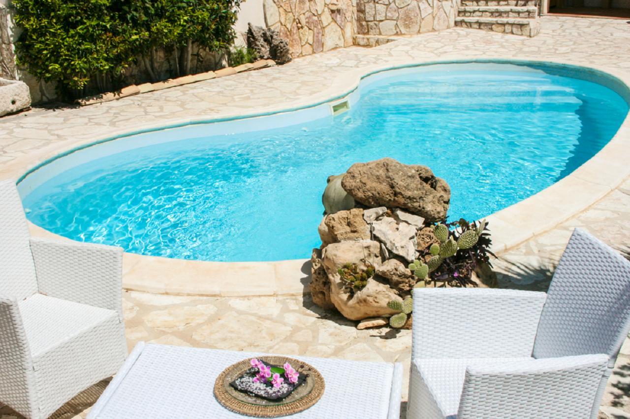 Casa Vacanze Il Cortile كوستوناتشي المظهر الخارجي الصورة