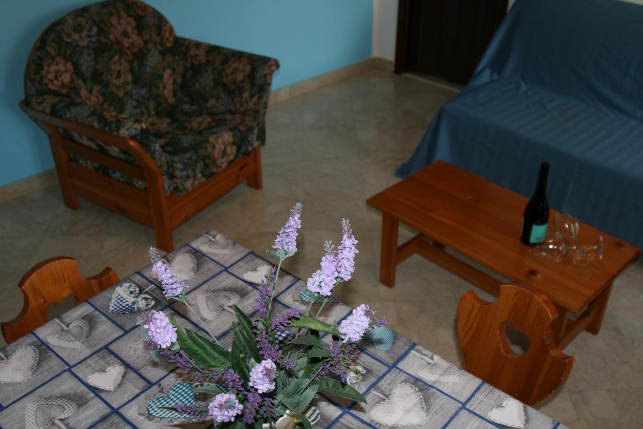 Casa Vacanze Il Cortile كوستوناتشي المظهر الخارجي الصورة
